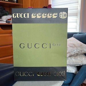 Gucci shopping bag